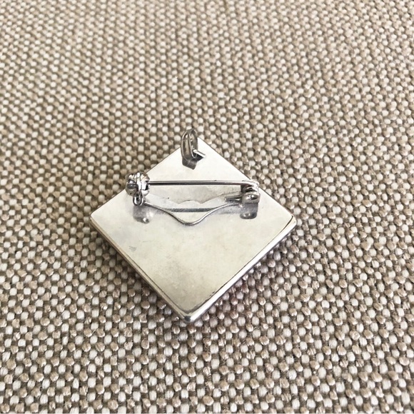 Fan Brooch - Picture 3 of 3